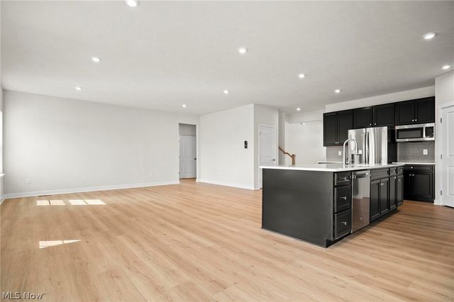 2032 Viewpointe Court, Columbia Station, OH 44028