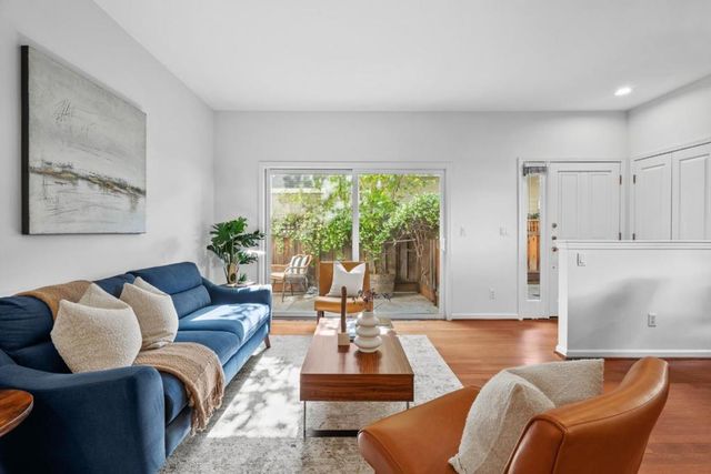 748 Cottage Court, Mountain View, CA 94043