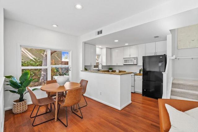 748 Cottage Court, Mountain View, CA 94043