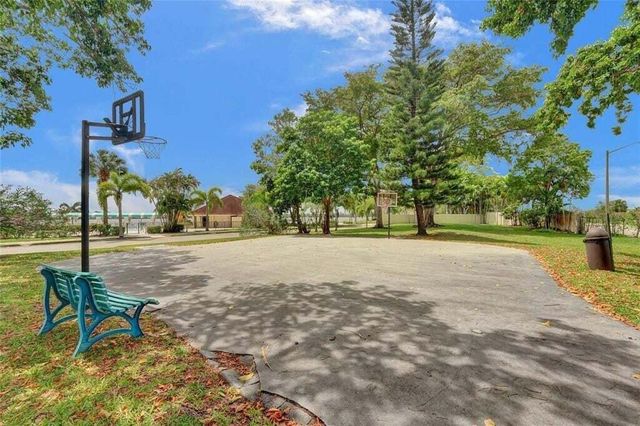 111 Lake Emerald Drive 404, Oakland Park, FL 33309