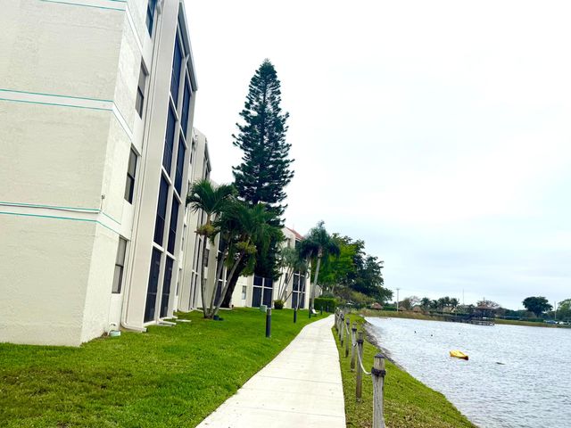111 Lake Emerald Drive 404, Oakland Park, FL 33309