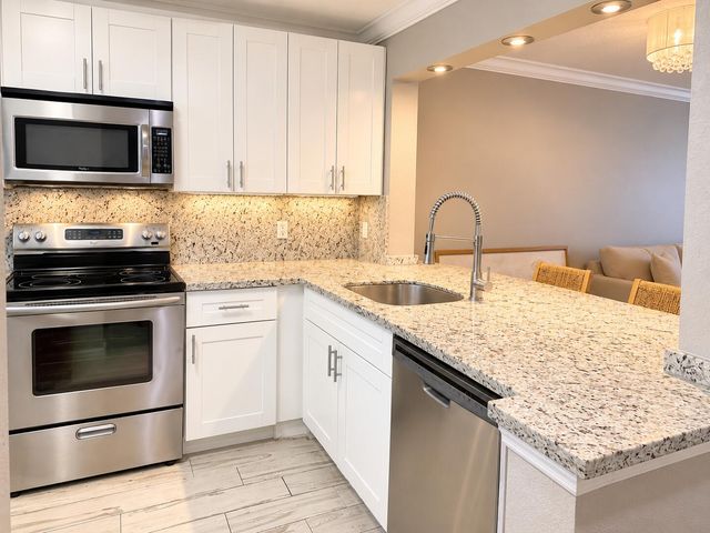 111 Lake Emerald Drive 404, Oakland Park, FL 33309