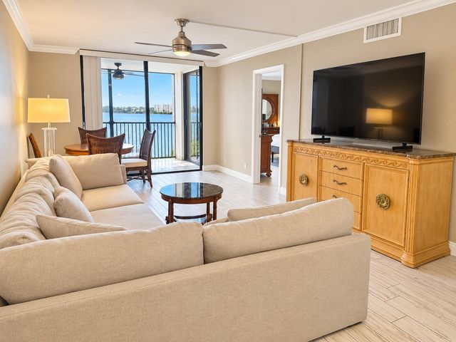 111 Lake Emerald Drive 404, Oakland Park, FL 33309