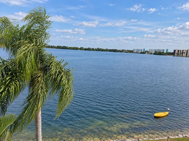 111 Lake Emerald Drive 404, Oakland Park, FL 33309