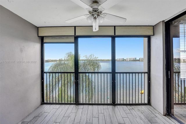 111 Lake Emerald Drive 404, Oakland Park, FL 33309