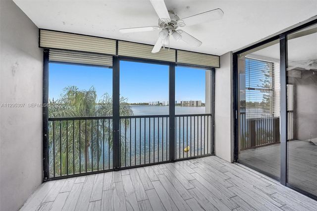 111 Lake Emerald Drive 404, Oakland Park, FL 33309
