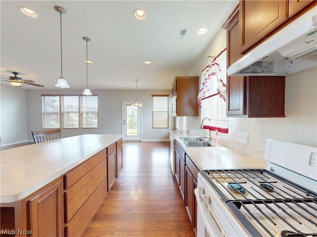7986 Heatherglen Drive, Mentor, OH 44060