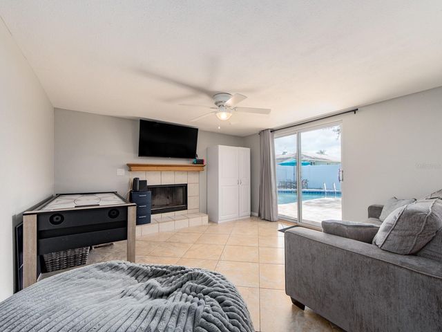 1678 ALGONQUIN DRIVE, Clearwater, FL 33755