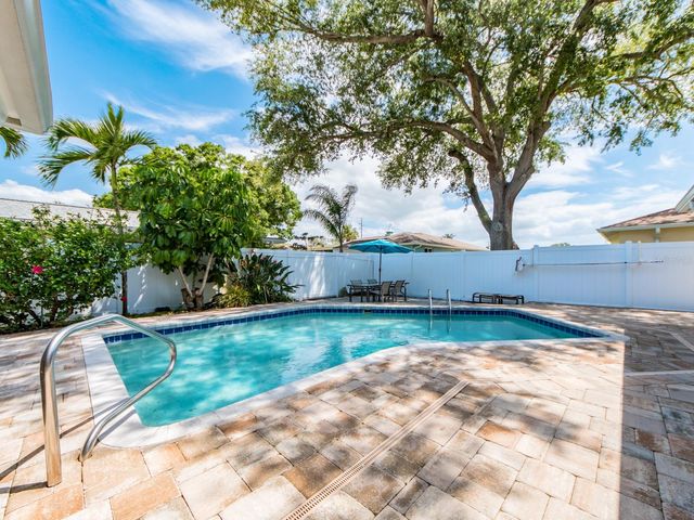 1678 ALGONQUIN DRIVE, Clearwater, FL 33755