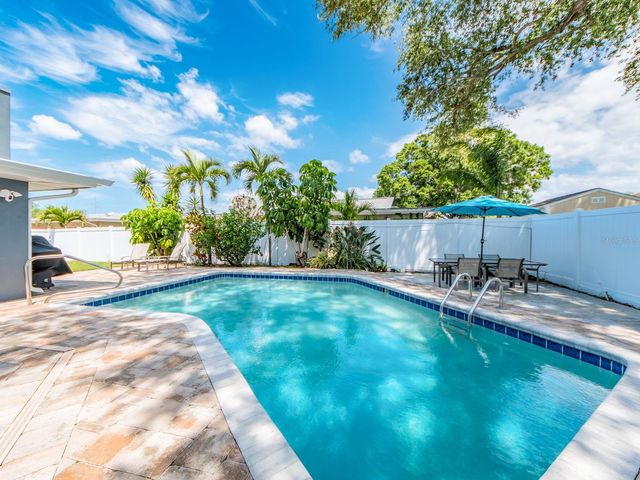 1678 ALGONQUIN DRIVE, Clearwater, FL 33755