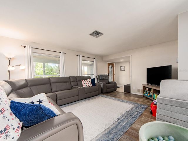 1678 ALGONQUIN DRIVE, Clearwater, FL 33755