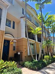 3172 N Greenleaf Circle, Boynton Beach, FL 33426