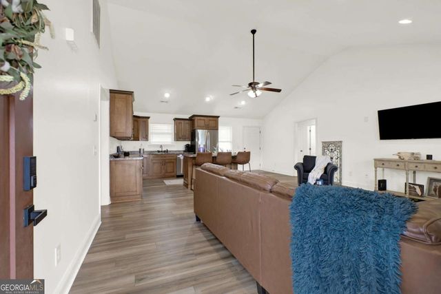 210 Madison Drive SW, Calhoun, GA 30701