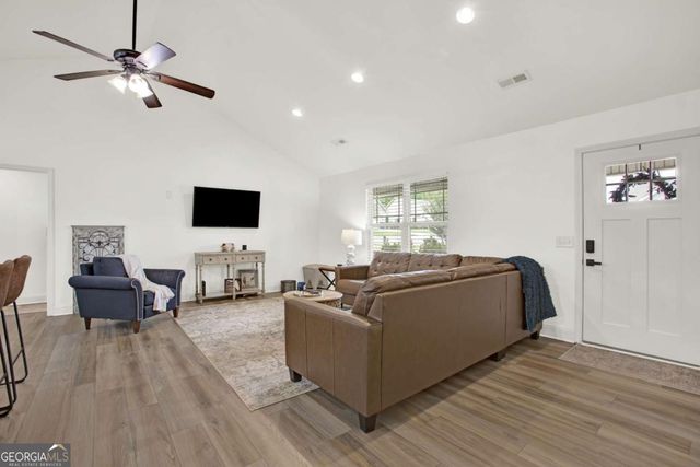210 Madison Drive SW, Calhoun, GA 30701