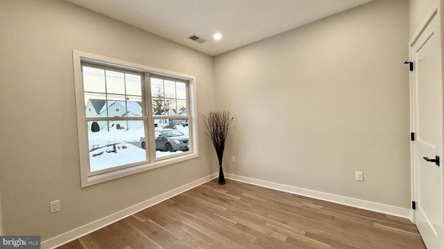 225 PENN AVE, Edison, NJ 08817