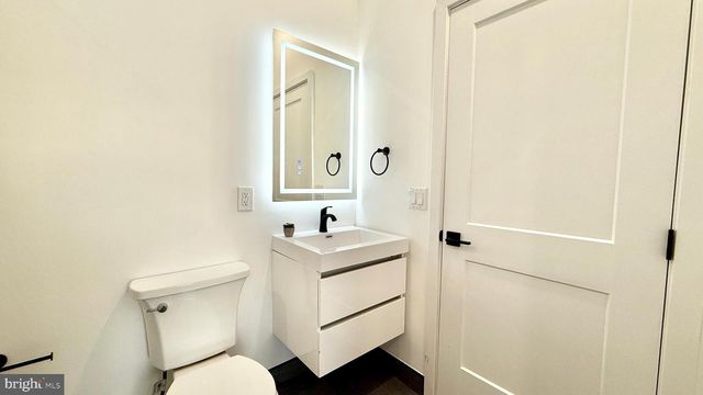 225 PENN AVE, Edison, NJ 08817