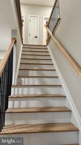 225 PENN AVE, Edison, NJ 08817