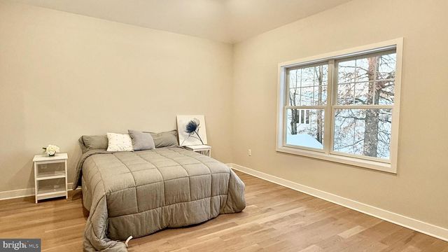 225 PENN AVE, Edison, NJ 08817