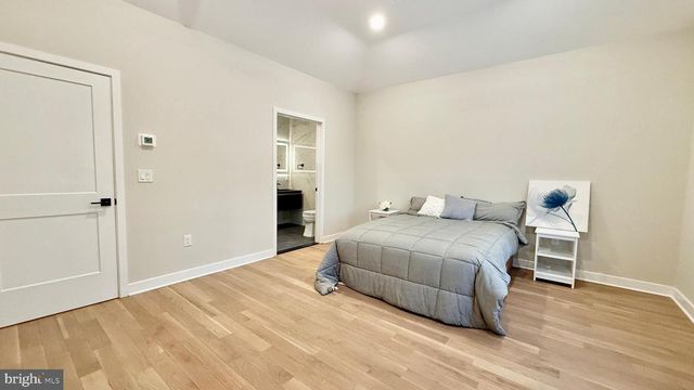 225 PENN AVE, Edison, NJ 08817