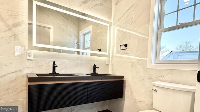 225 PENN AVE, Edison, NJ 08817