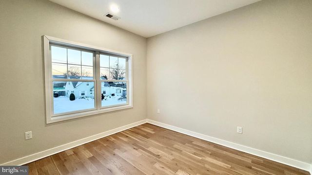 225 PENN AVE, Edison, NJ 08817