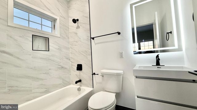 225 PENN AVE, Edison, NJ 08817