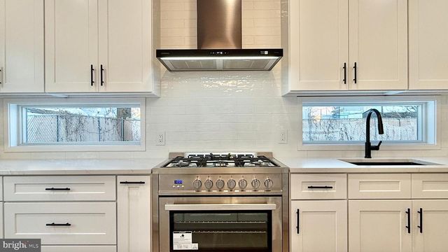 225 PENN AVE, Edison, NJ 08817