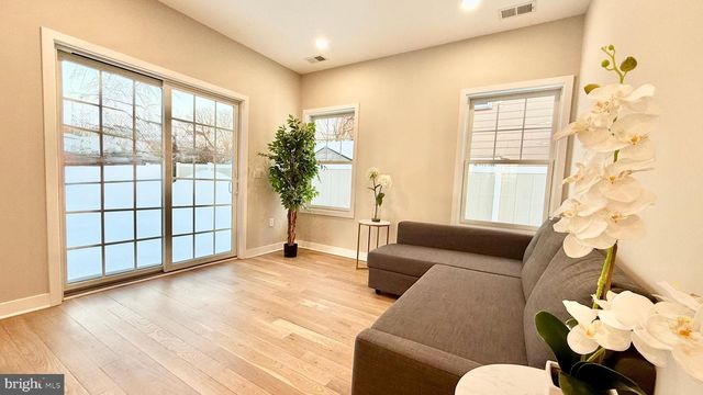 225 PENN AVE, Edison, NJ 08817