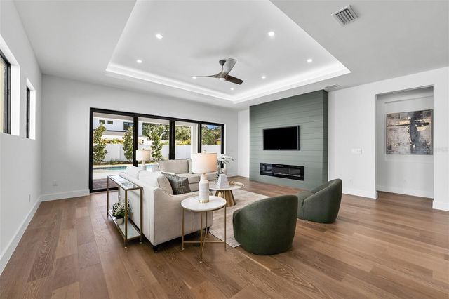 3303 HELEN AVENUE, Orlando, FL 32804