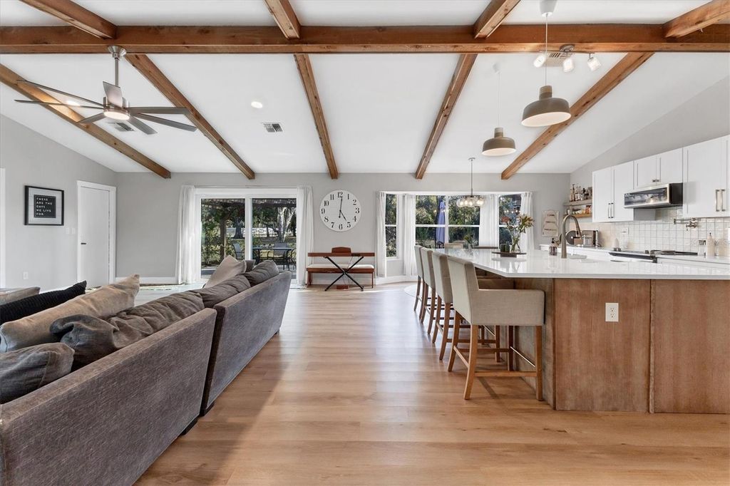 Image 12 of property listing at 6812 41ST AVENUE E, Bradenton, FL 34208