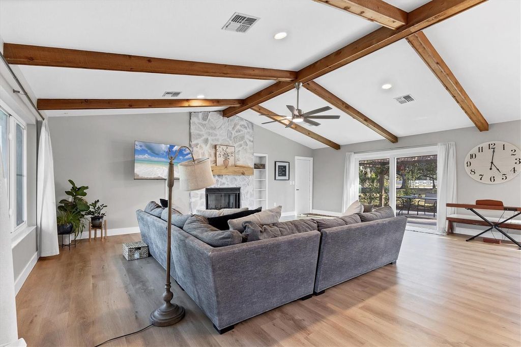 Image 13 of property listing at 6812 41ST AVENUE E, Bradenton, FL 34208