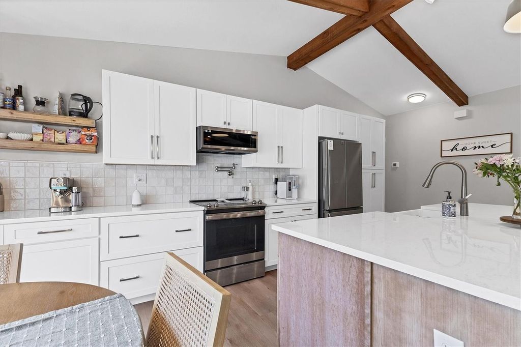 Image 15 of property listing at 6812 41ST AVENUE E, Bradenton, FL 34208