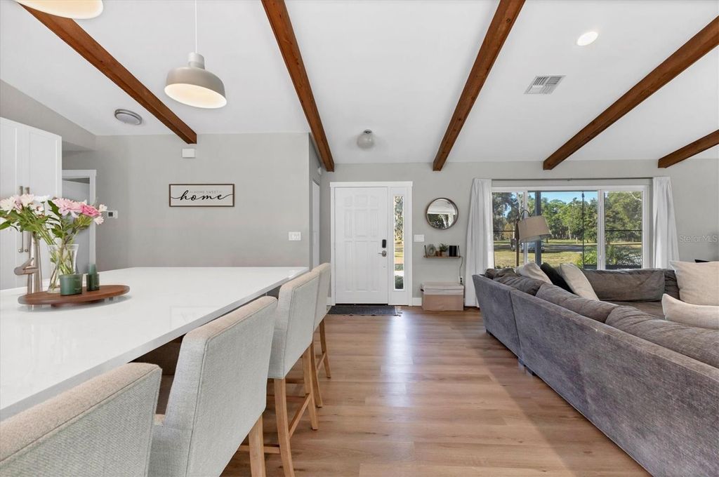 Image 8 of property listing at 6812 41ST AVENUE E, Bradenton, FL 34208