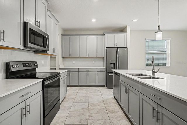 490 BRUNSWICK DRIVE, Davenport, FL 33837