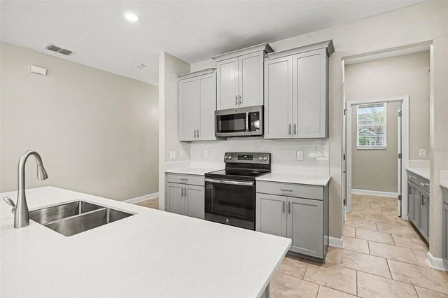 490 BRUNSWICK DRIVE, Davenport, FL 33837