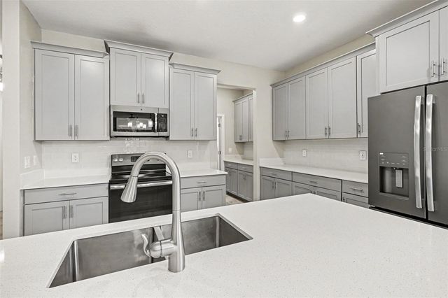 490 BRUNSWICK DRIVE, Davenport, FL 33837