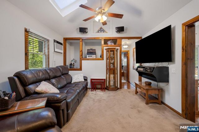 19 Fernwood Avenue, Hardyston, NJ 07460