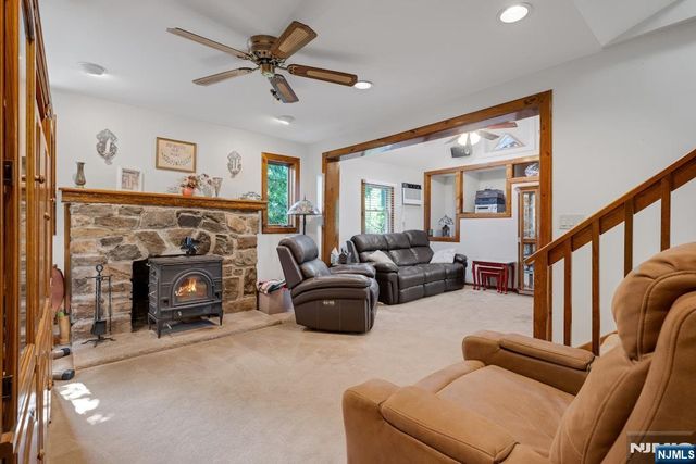 19 Fernwood Avenue, Hardyston, NJ 07460