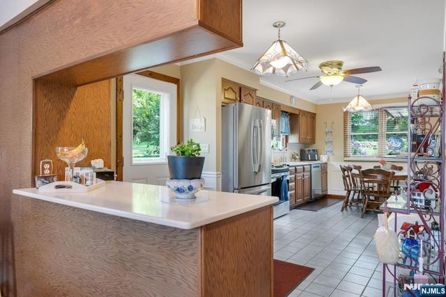 19 Fernwood Avenue, Hardyston, NJ 07460