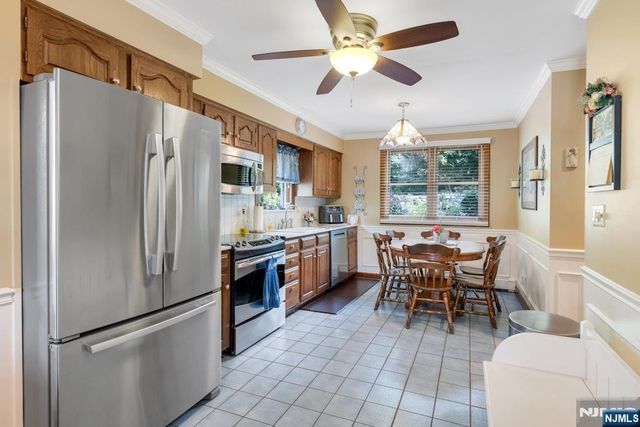 19 Fernwood Avenue, Hardyston, NJ 07460