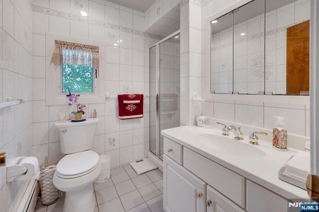 19 Fernwood Avenue, Hardyston, NJ 07460