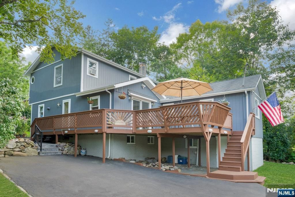 19 Fernwood Avenue, Hardyston, NJ 07460