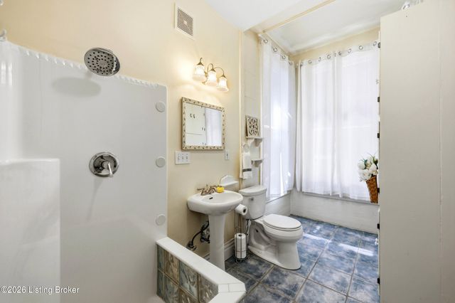 122 W Ormsby Ave, Louisville, KY 40203