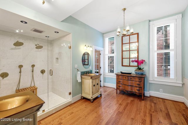 122 W Ormsby Ave, Louisville, KY 40203