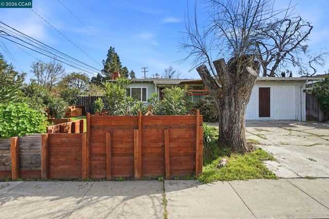 1990 Sunshine Dr, Concord, CA 94520