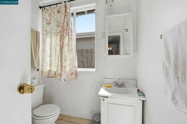 1990 Sunshine Dr, Concord, CA 94520