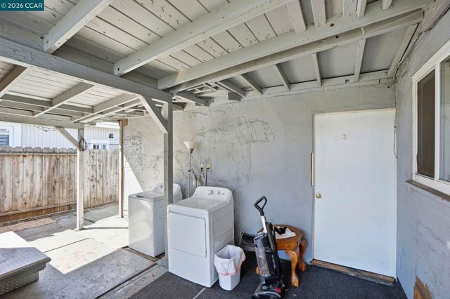 1990 Sunshine Dr, Concord, CA 94520