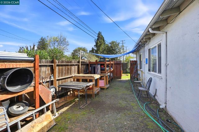 1990 Sunshine Dr, Concord, CA 94520