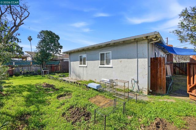 1990 Sunshine Dr, Concord, CA 94520