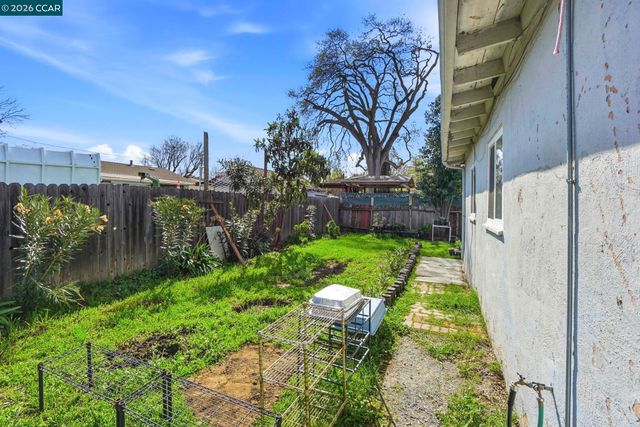 1990 Sunshine Dr, Concord, CA 94520